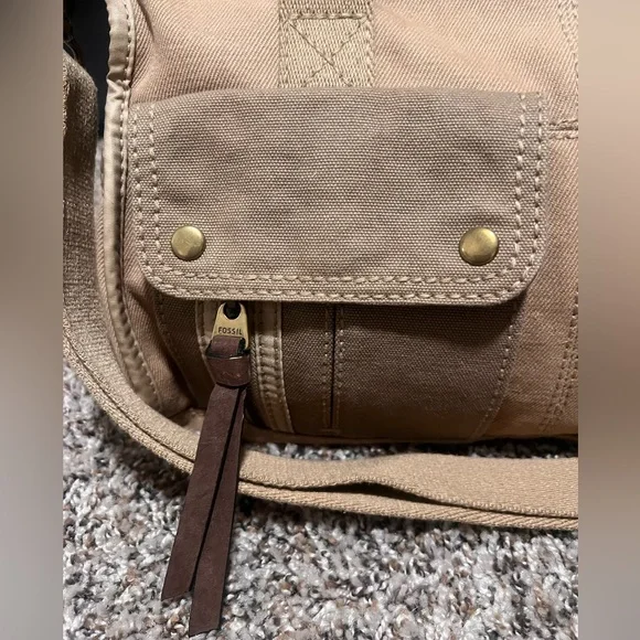 Fossil 1954 Long Live Vintage Crossbody Canvas & Leather Messenger Bag, Charm - Picture 5 of 8